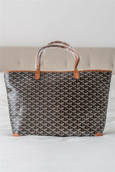 Goyard Artois MM or Moreau Paris Vincennes MM.